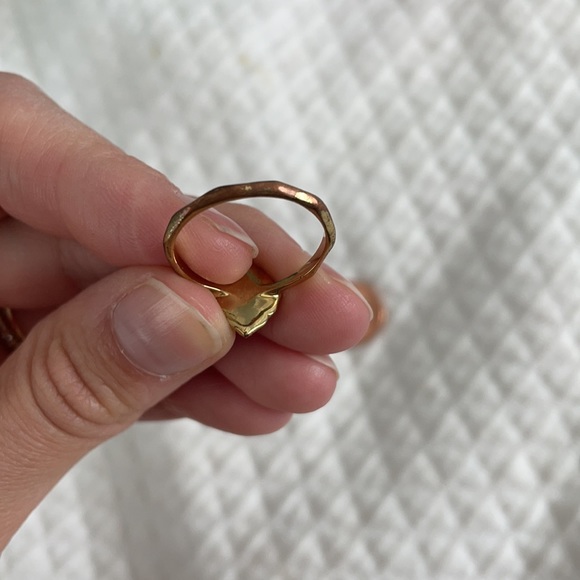 Gold statement ring - Picture 3 of 3